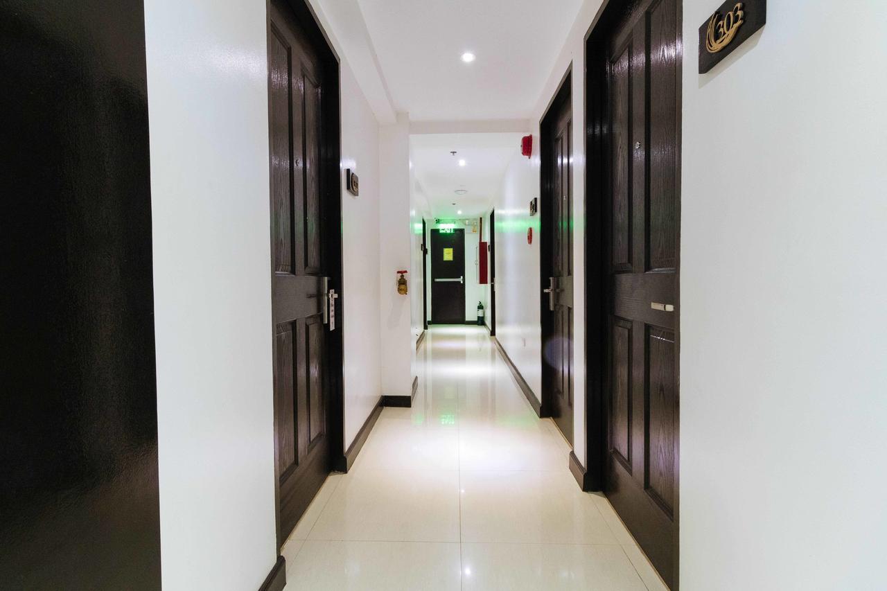 Reddoorz Plus @ Poblacion Makati Makati City Exteriör bild