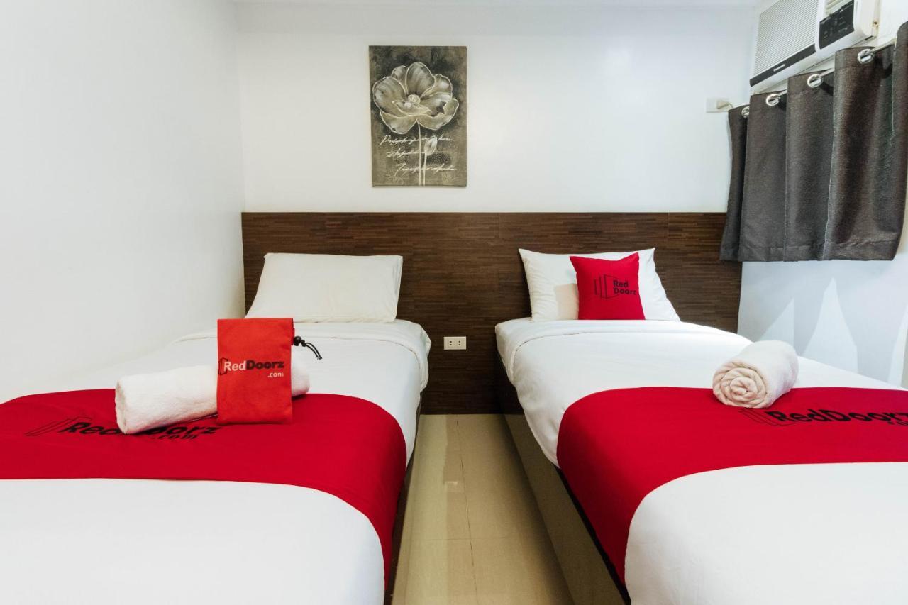 Reddoorz Plus @ Poblacion Makati Makati City Exteriör bild