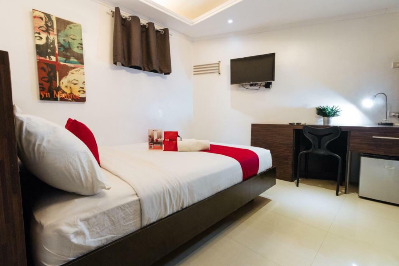 Reddoorz Plus @ Poblacion Makati Makati City Exteriör bild