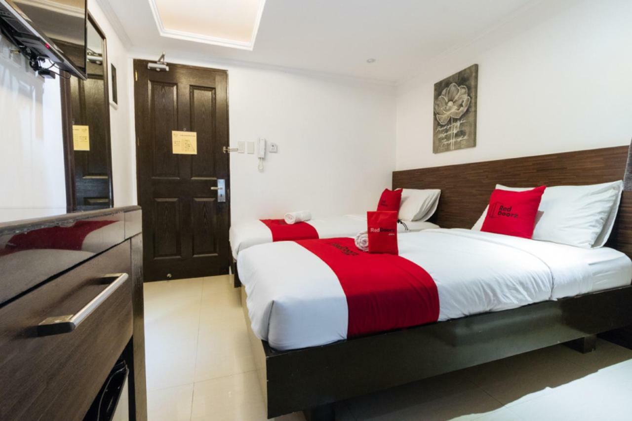 Reddoorz Plus @ Poblacion Makati Makati City Exteriör bild